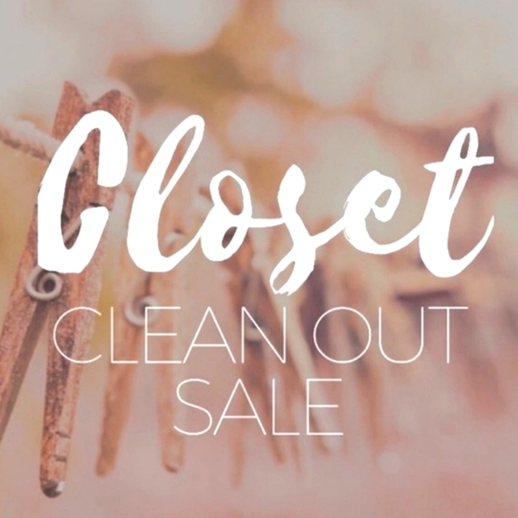 Welcome To My Closet! Feel Free to Browse, Bundle or Make An Offer! 🌿 - Picture 2 of 2